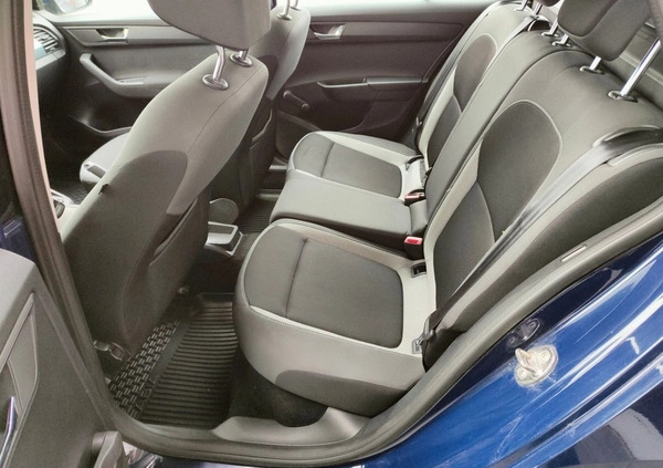 Skoda Fabia cena 34900 przebieg: 204199, rok produkcji 2018 z Bobowa małe 254